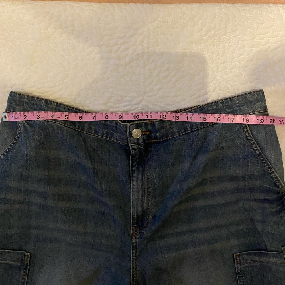 Cargo style baggy loose fit jeans, H&M Divided.